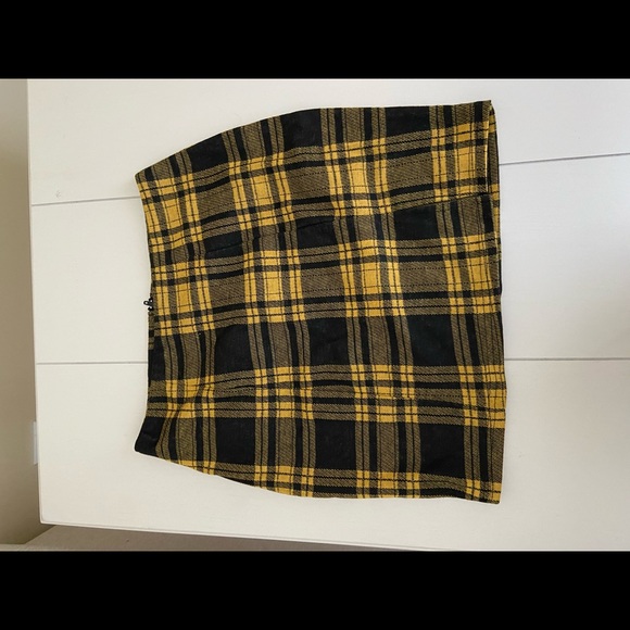 Dresses & Skirts - Skirt